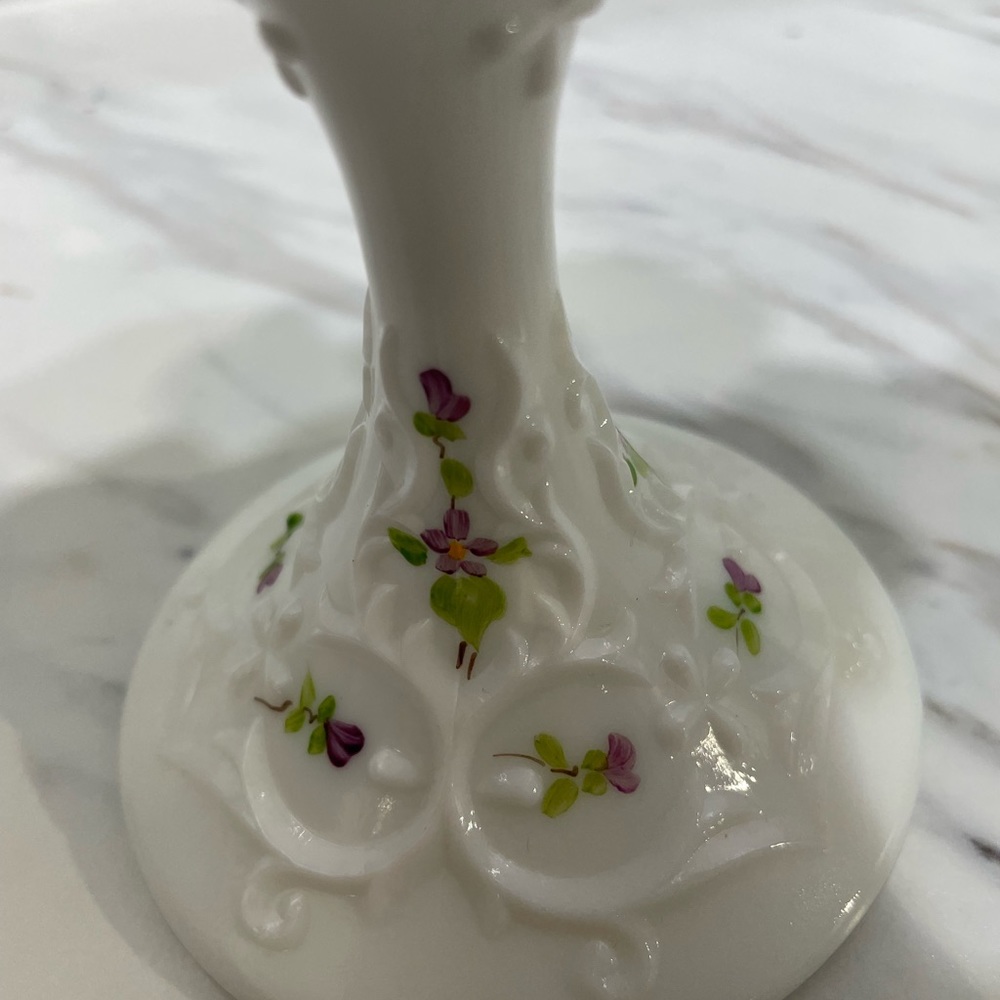 Fenton vintage Spanish lace signed glass vase - Picture 6 of 6